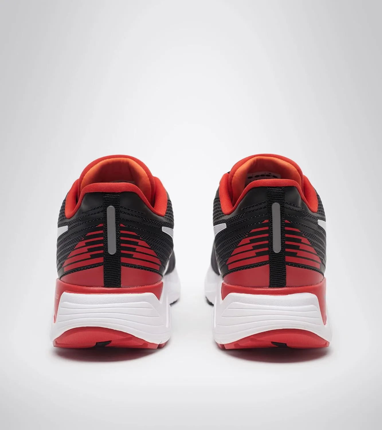 Diadora Men's Mythos Blushield Vigore