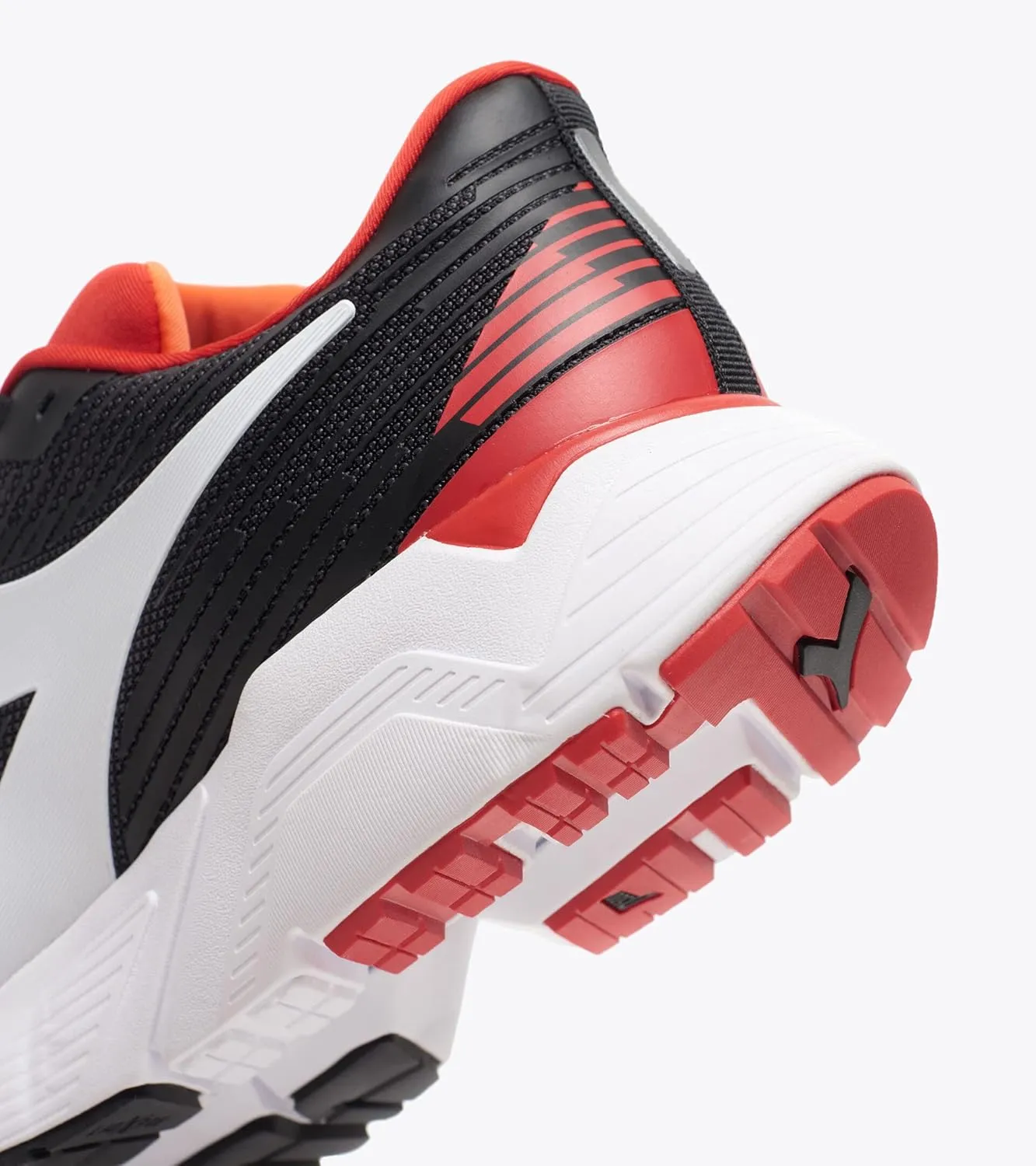 Diadora Men's Mythos Blushield Vigore
