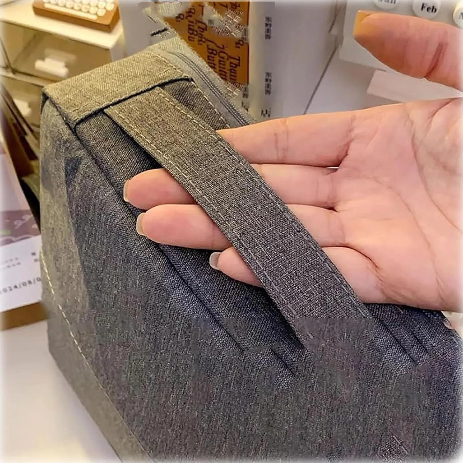 Doresty Makeup Bag, Doresty Standing Makeup Bag, Multi-Purpose Large Capacity Oxford Cloth Standing Makeups Bags, with Compartments, Toiletry Bag for Girls Women (Gray)